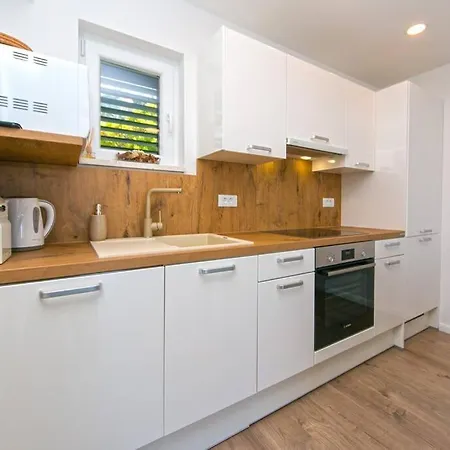 Apartman Macan Brela Exterior photo